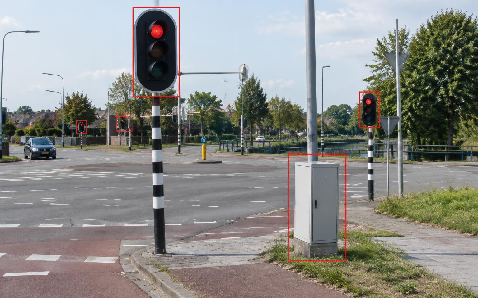 Verkeerslichten en regelkast herkend tijdens een AI-inspectie